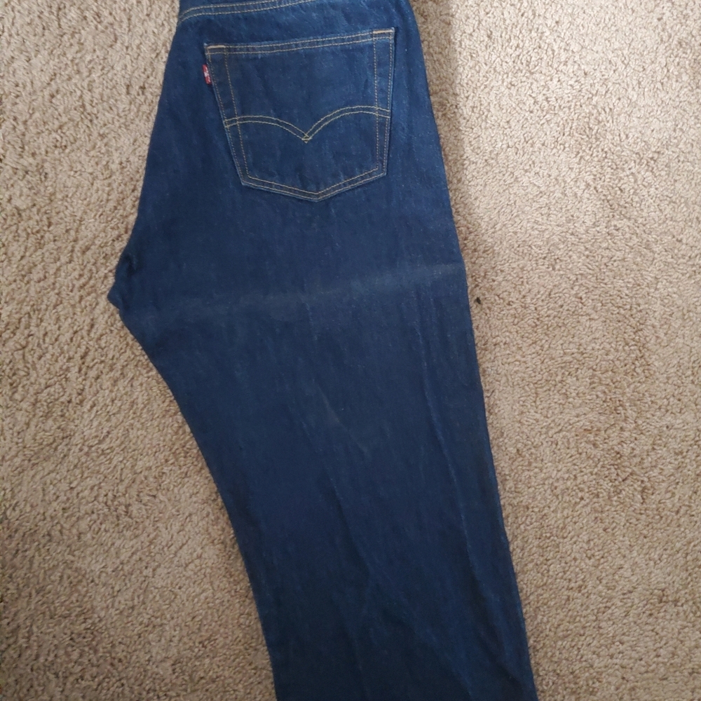 Levis Struass Co 501